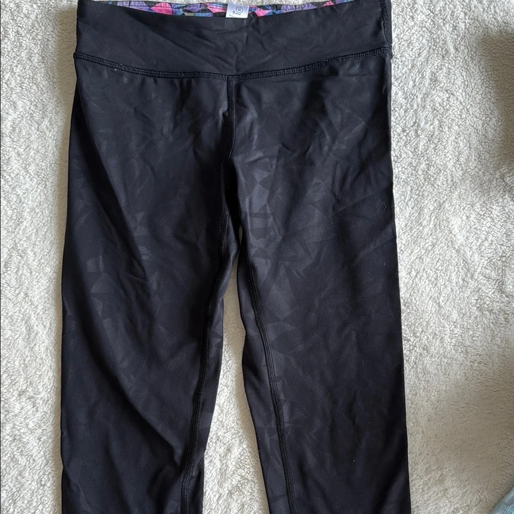 Ivivva Geometric Pattern capris - Picture 1 of 2